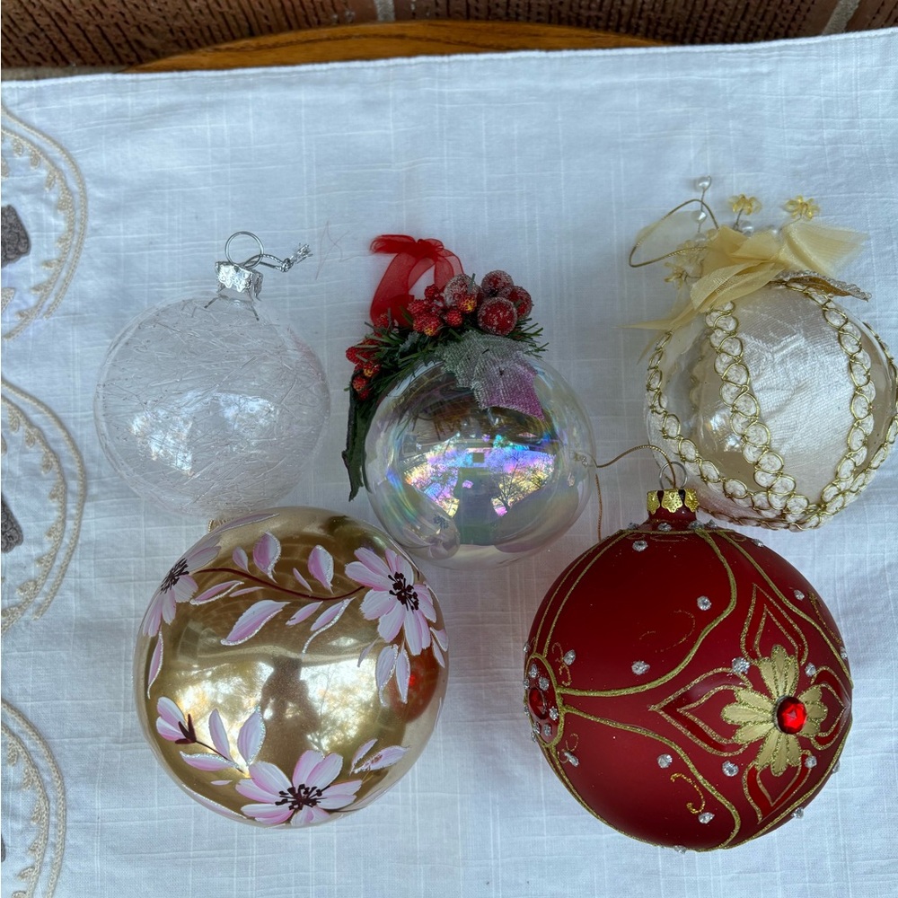 Christmas Tree Ornaments Ball Red White Gold Glitter Ribbon Hand painted 5 pc
